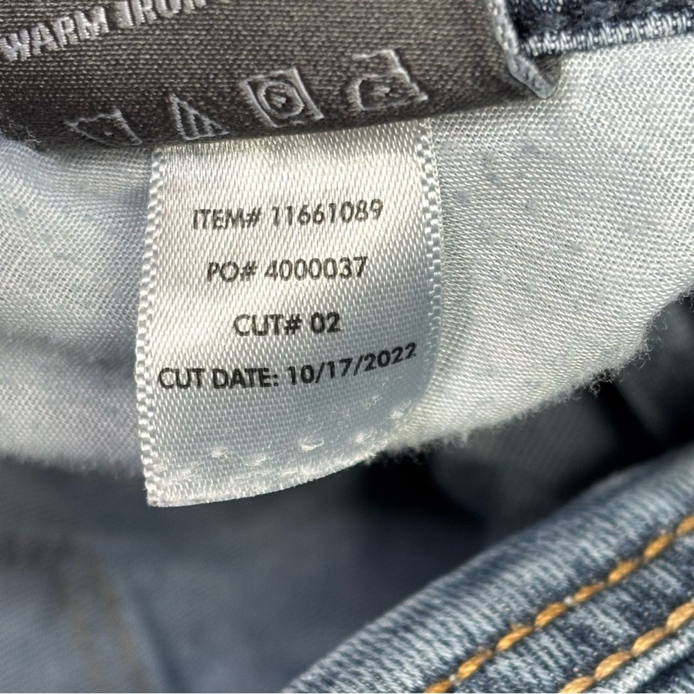 Torrid Size 12S Short Luxe Slim Boot Bootcut Jeans Super Stretch Mid Rise in EUC - Picture 10 of 15